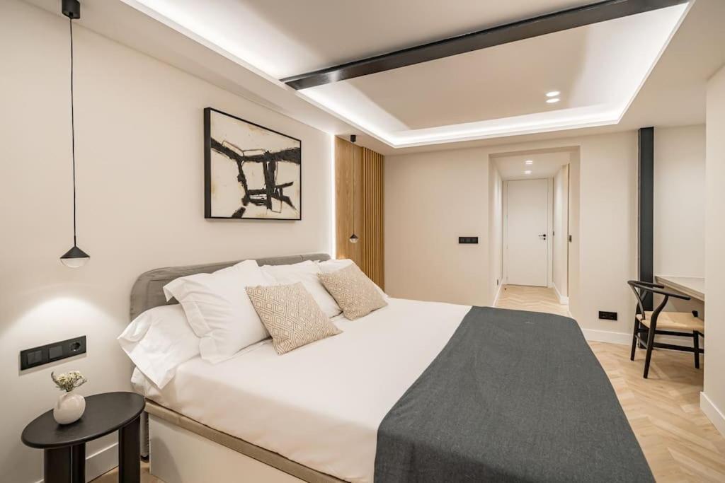 マドリードPuerta Del Sol 3Br 3Bhアパートメント エクステリア 写真