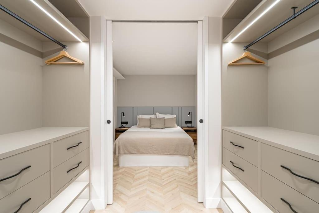 マドリードPuerta Del Sol 3Br 3Bhアパートメント エクステリア 写真