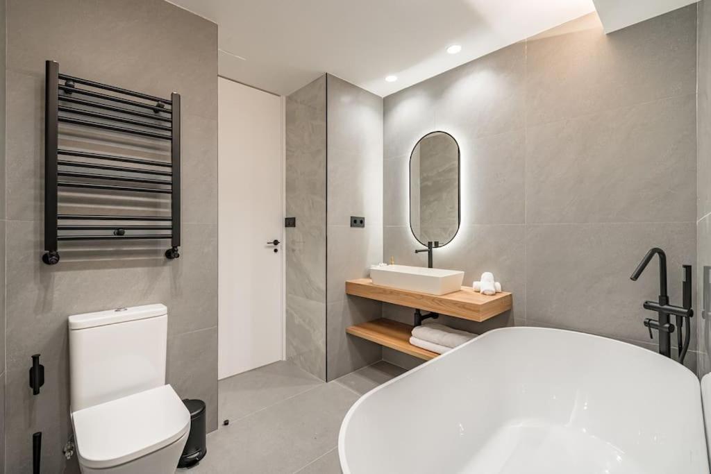 マドリードPuerta Del Sol 3Br 3Bhアパートメント エクステリア 写真