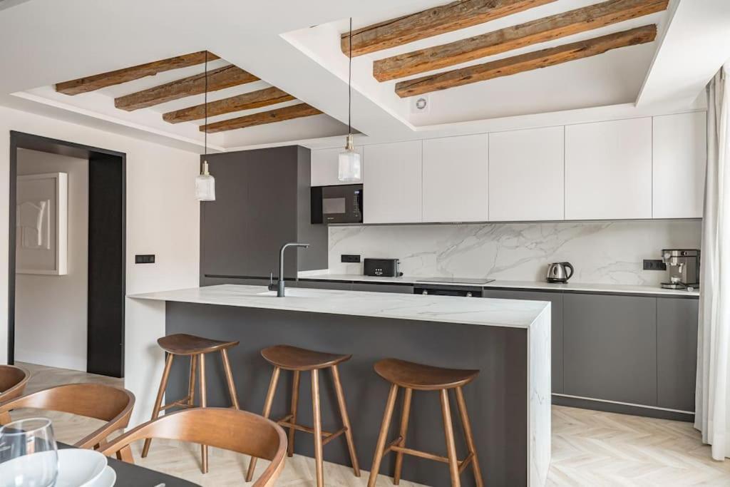 マドリードPuerta Del Sol 3Br 3Bhアパートメント エクステリア 写真