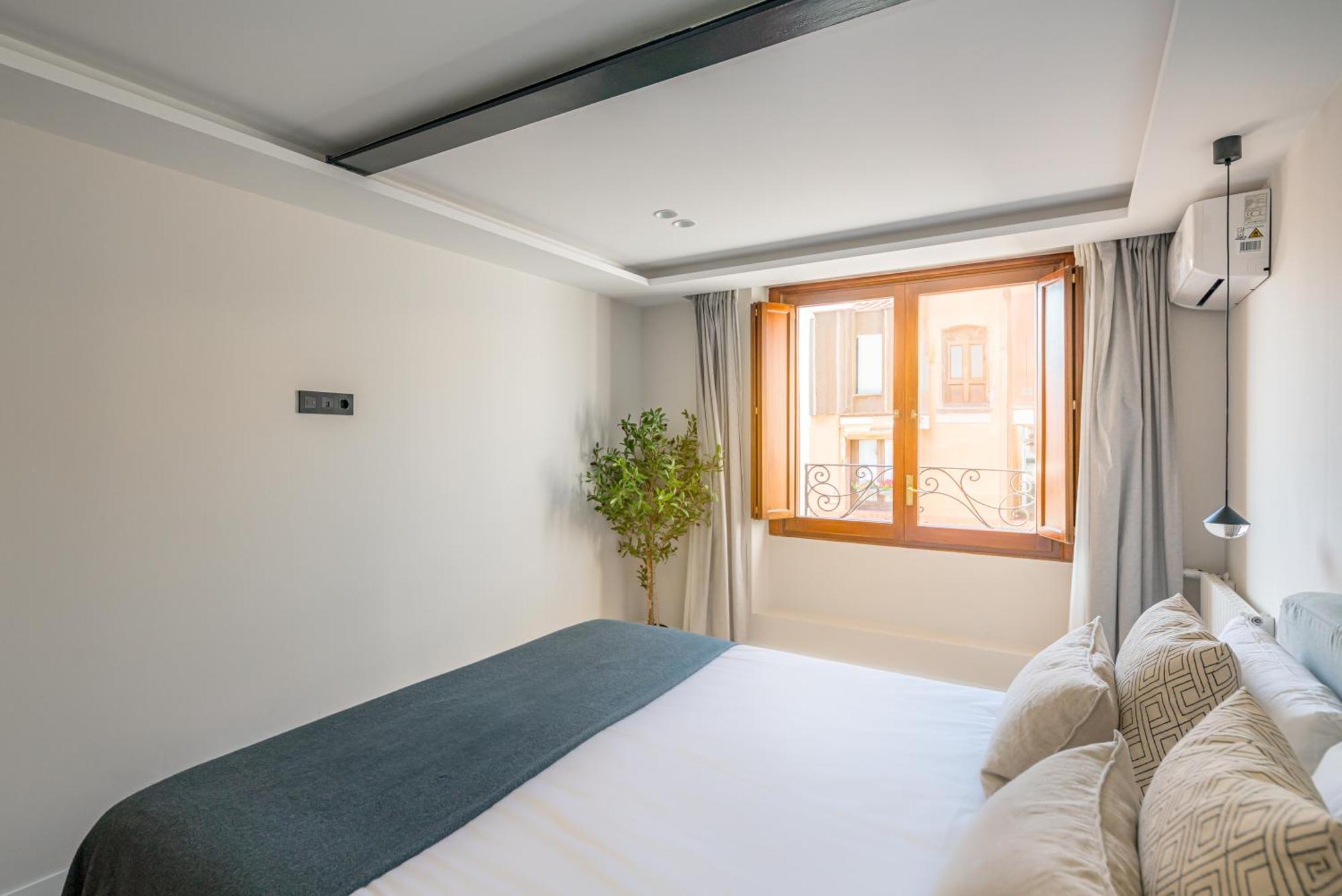マドリードPuerta Del Sol 3Br 3Bhアパートメント エクステリア 写真